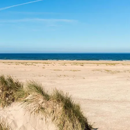 First Camp בקתה *